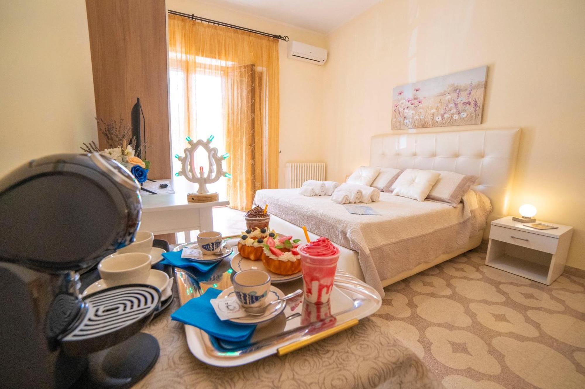 B&B A Due Passi Otranto Exterior photo