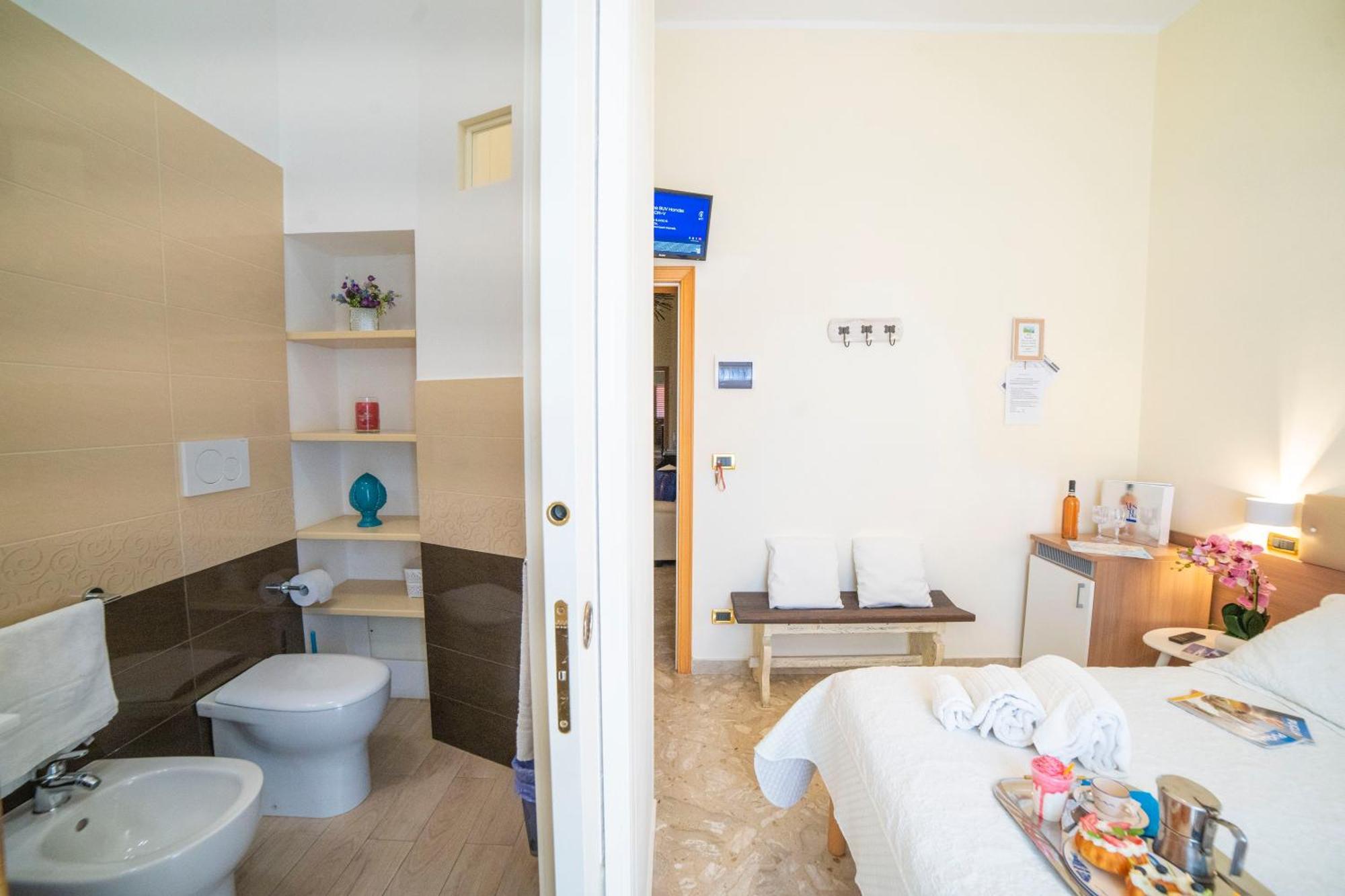 B&B A Due Passi Otranto Exterior photo
