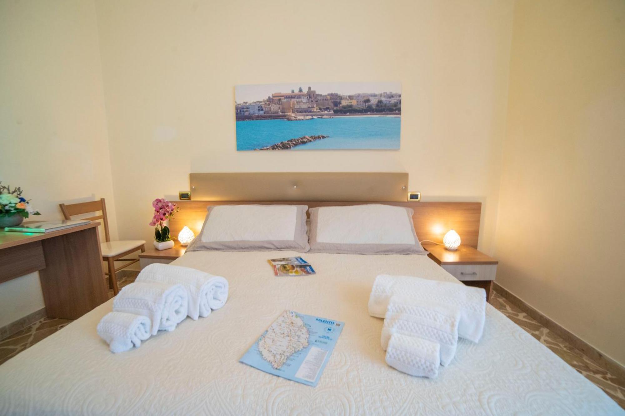 B&B A Due Passi Otranto Exterior photo